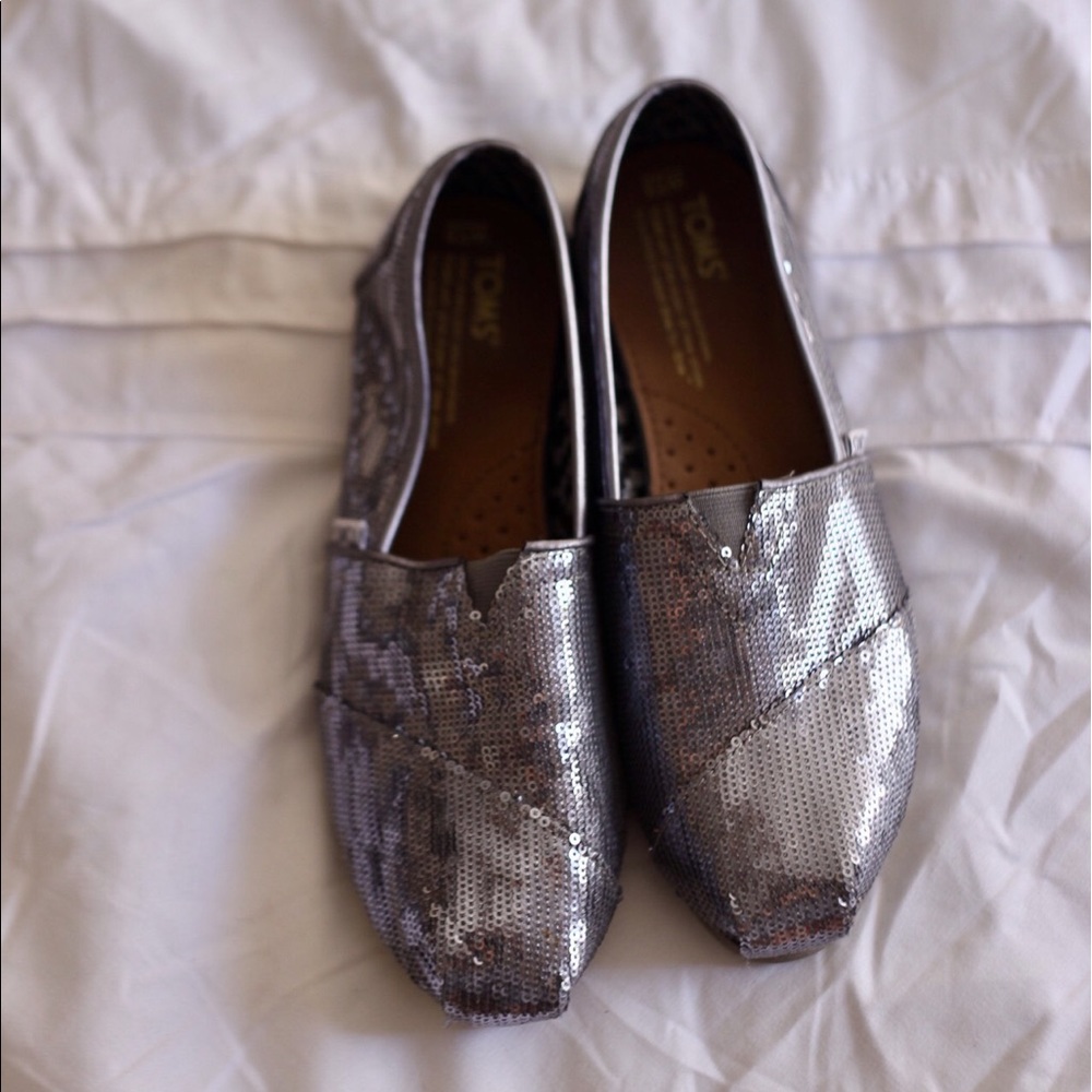 Toms