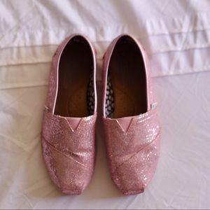 Sparkly pink toms