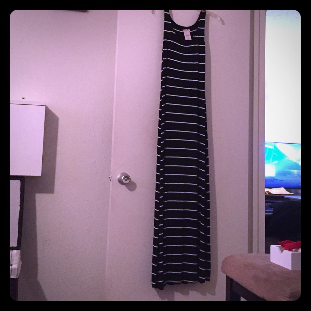 Maxi! Black and white!