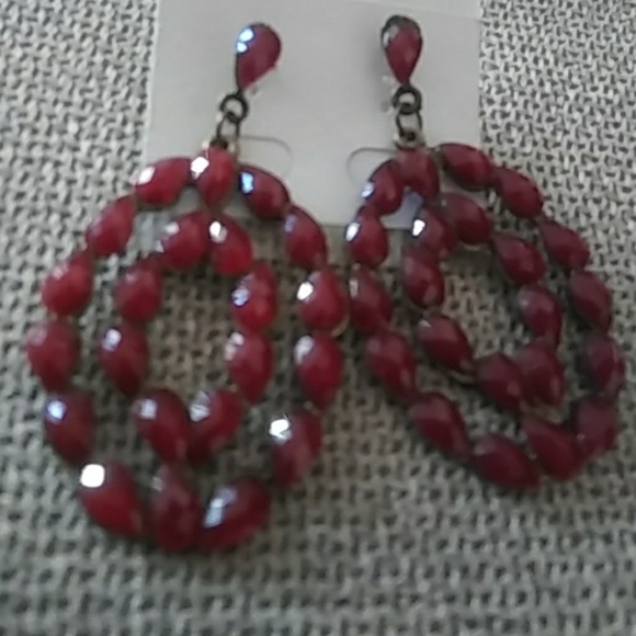 Earrings - Picture 1 of 2
