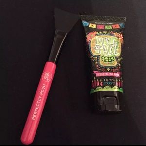Perfectly Posh Cackle Spackle face mask