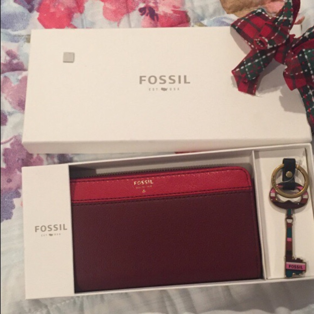 Fossil Red berry wallet and keychain