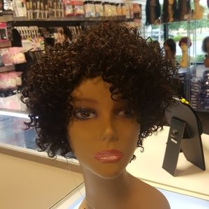 100% Brazilian Remy Natural Hair
