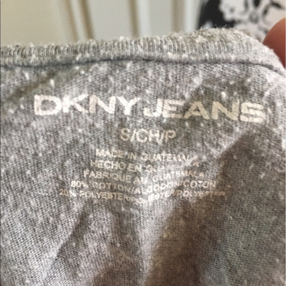 DKNY Jeans Gray Top w/Blue Design - Picture 2 of 2