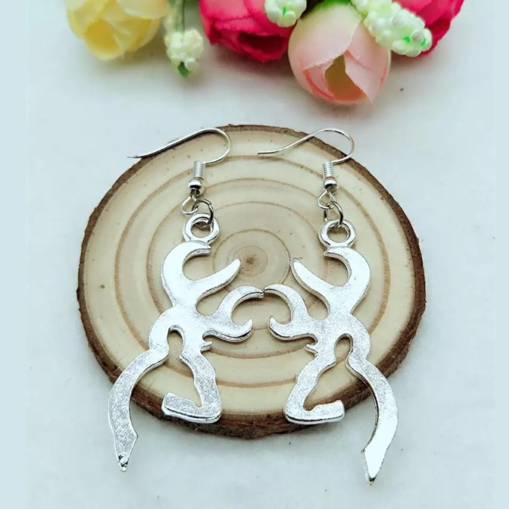 5/$25 silver deer head earrings dangle