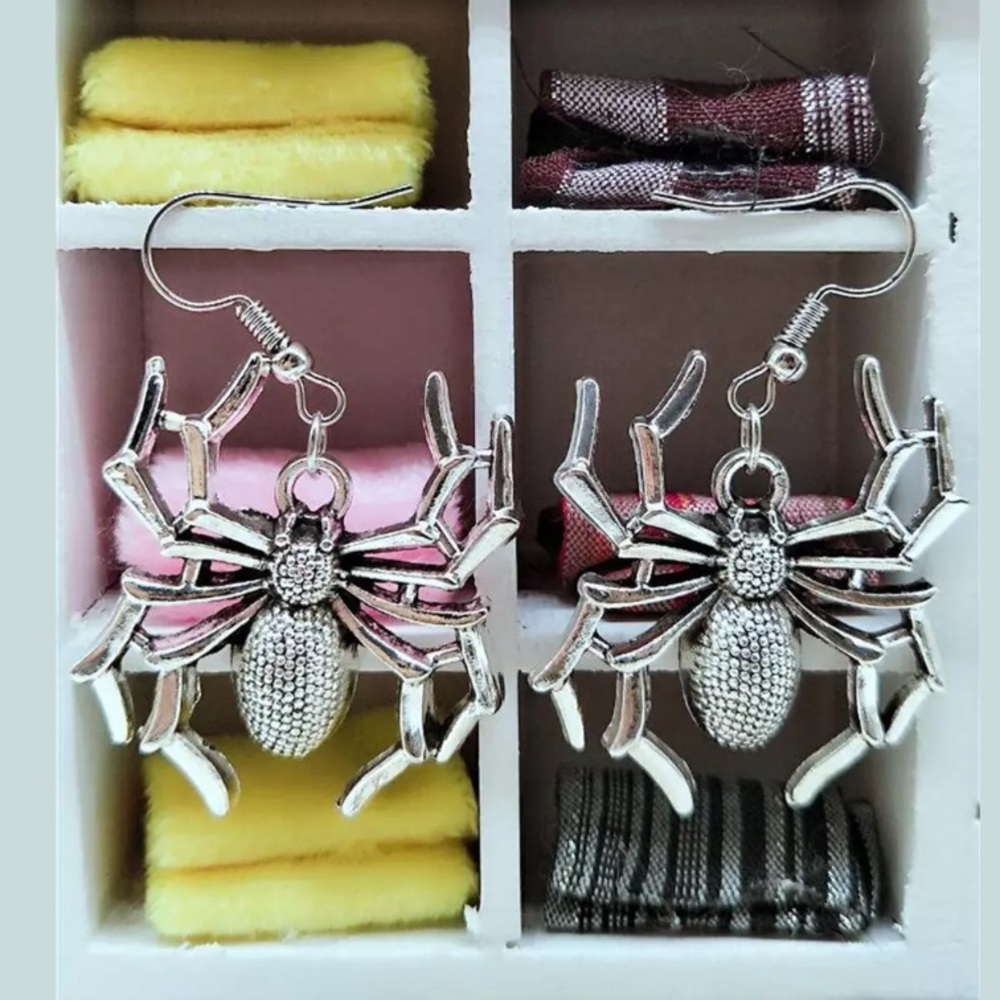 5/$25 silver spider dangle hook earrings