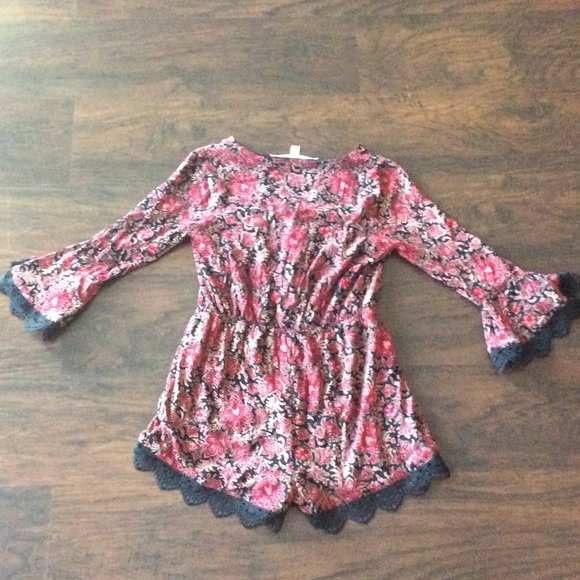 An awesome romper💋👠 - Picture 3 of 4