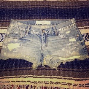 FINAL SALE 🌺Abercrombie Distressed Shorts🌺