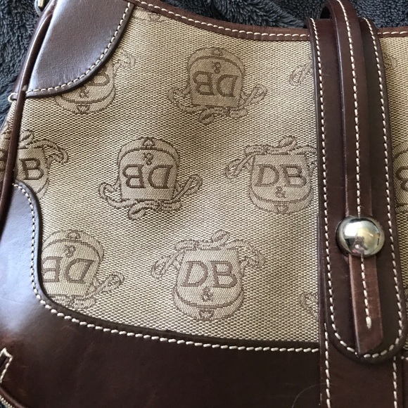 Dooney and Bourke purse - Picture 2 of 3