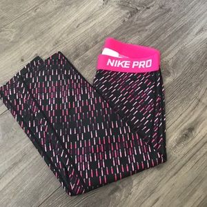 Nike pros crop