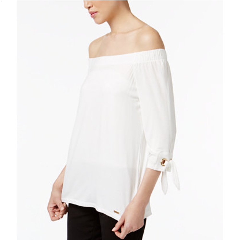 CK off shoulder Top