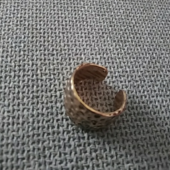 Ring - Picture 3 of 3