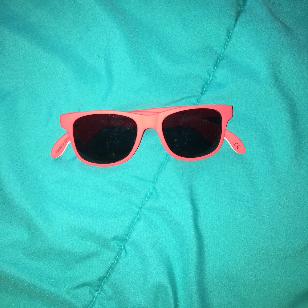 sunglasses by pink