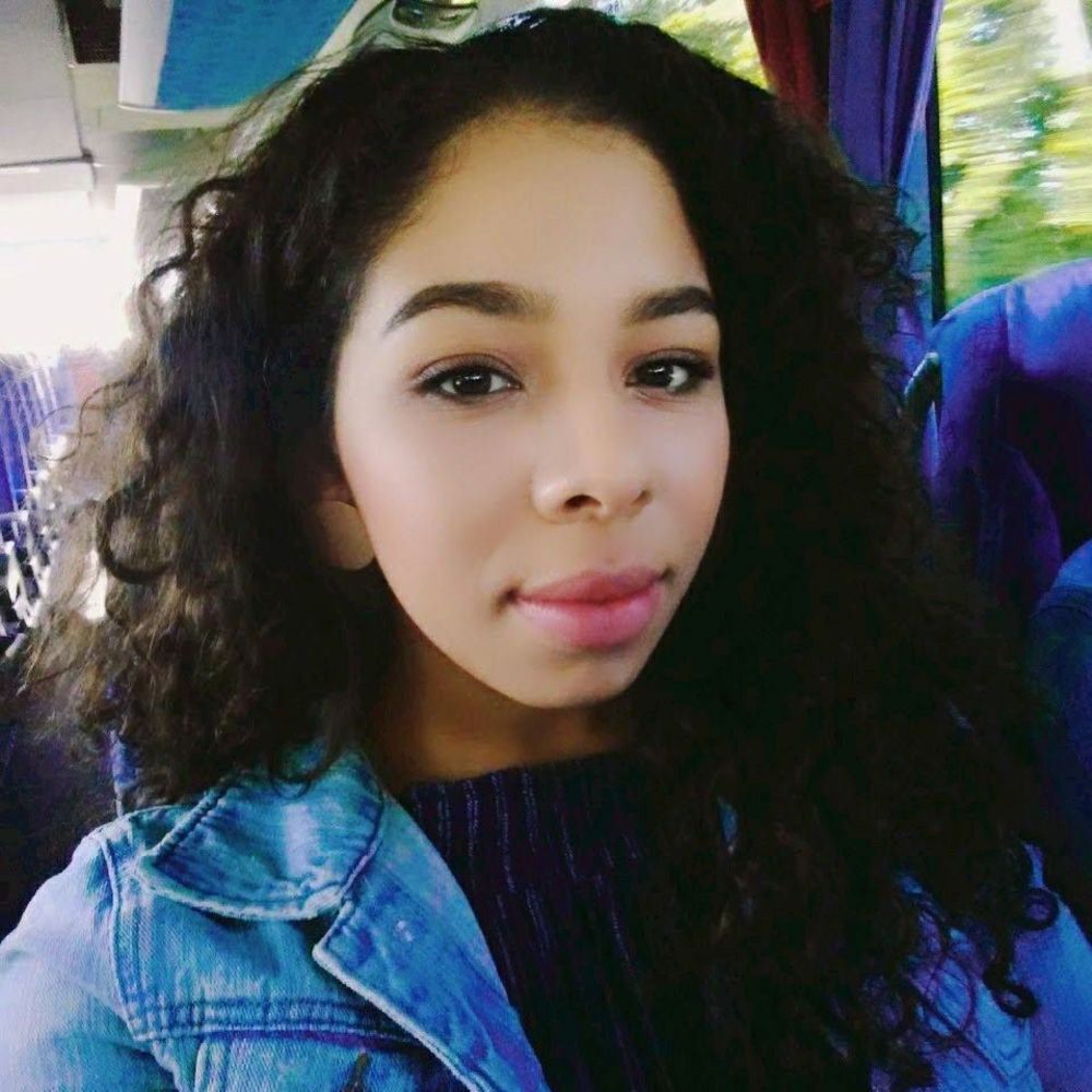 Meet your Posher, Ariana