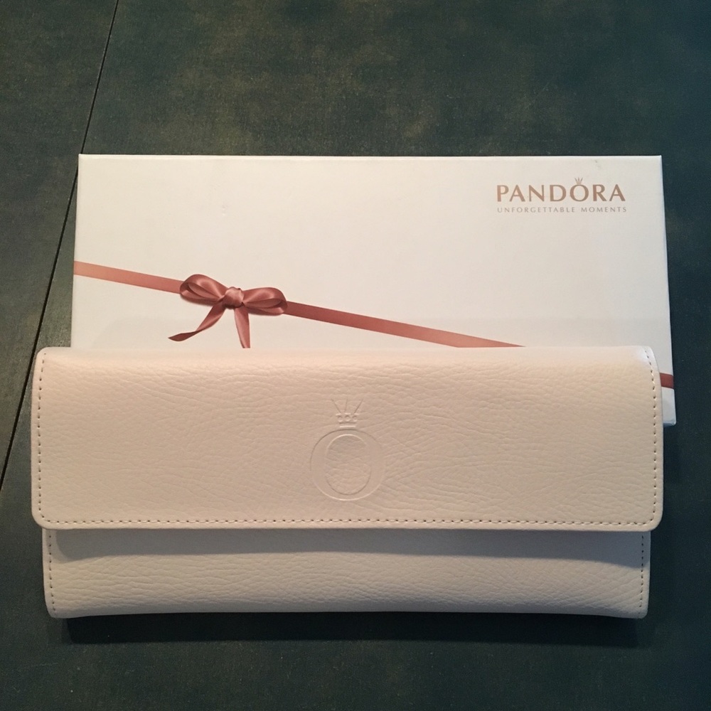 Pandora jewelry holder