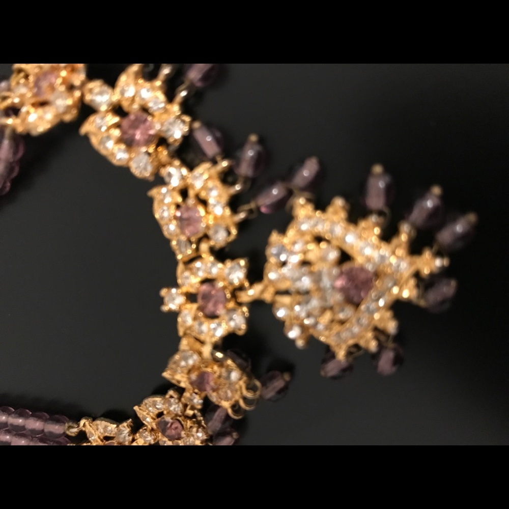 Antique necklace and earrings perfect for weddings