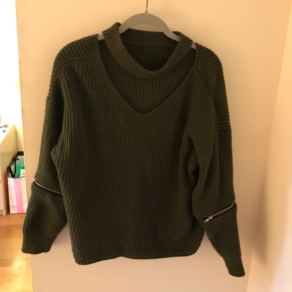 Dark green choker sweater with zipper sleeves