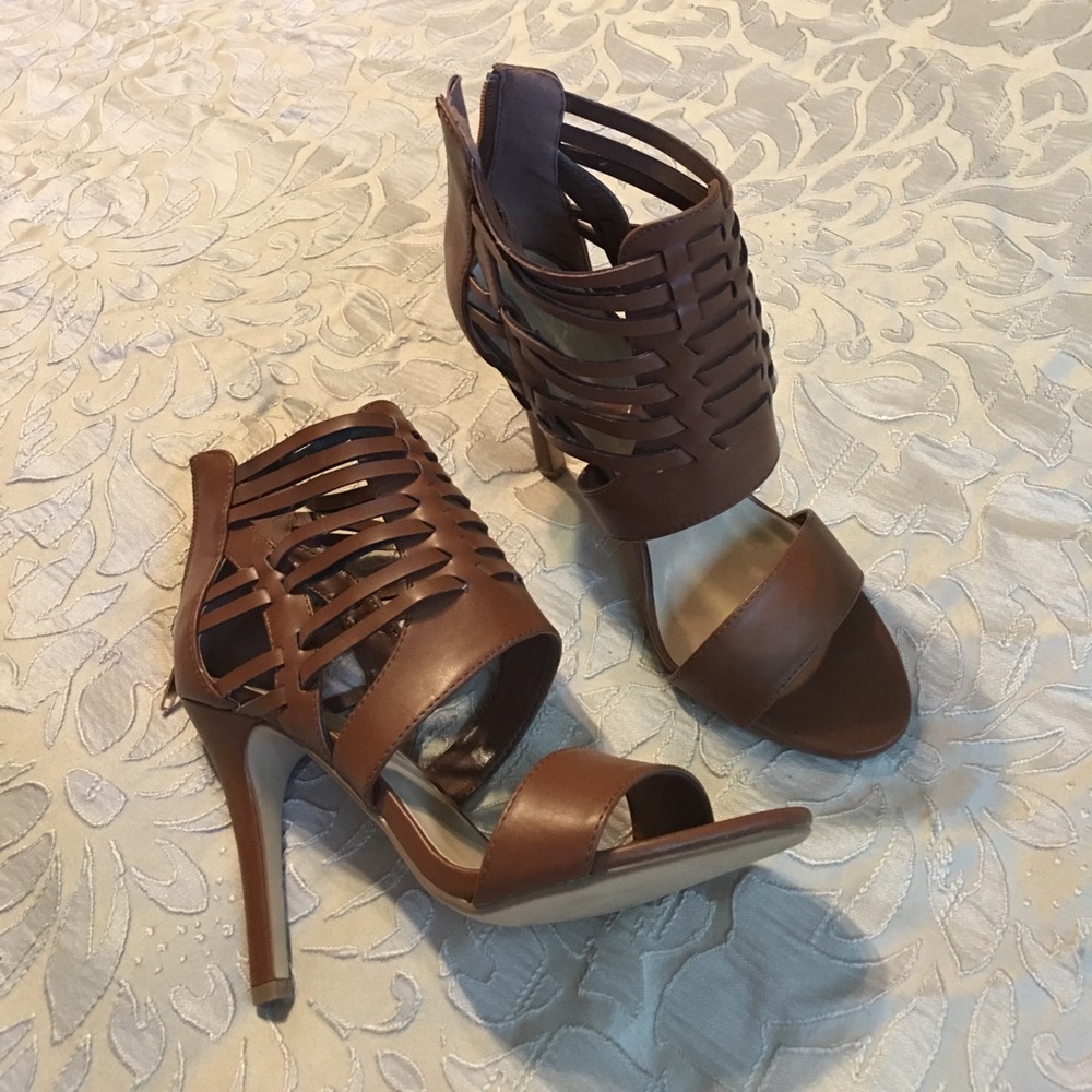 🔥Never worn🔥Strappy heels