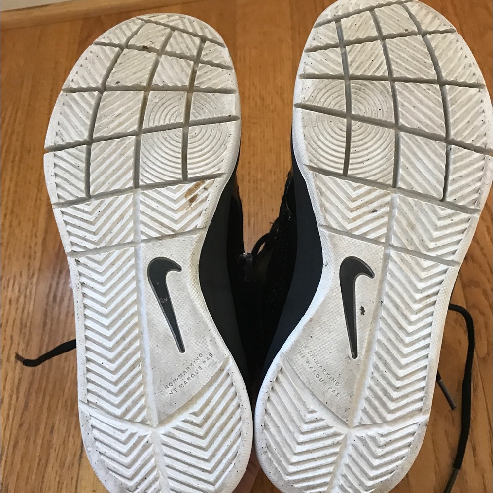 Nike kids basketball shoes - Picture 4 of 5