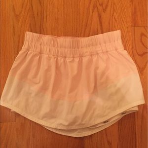 RARE lulu lemon skirt.  Size 4 or 6