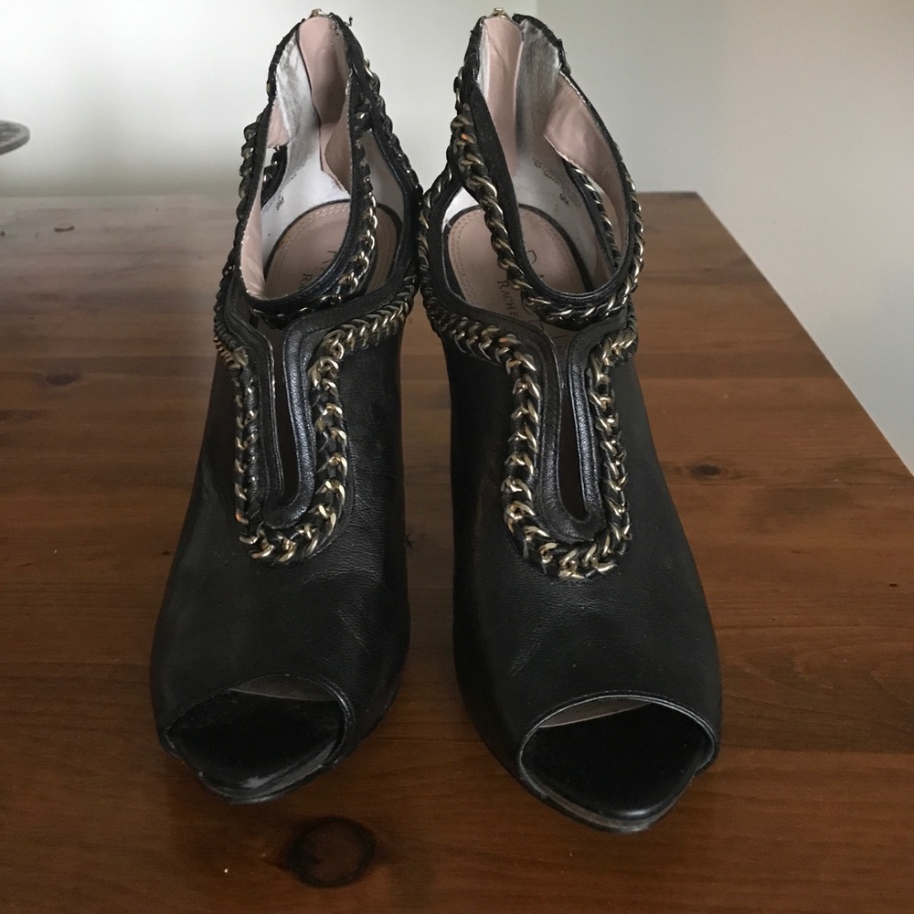 High heels size 9