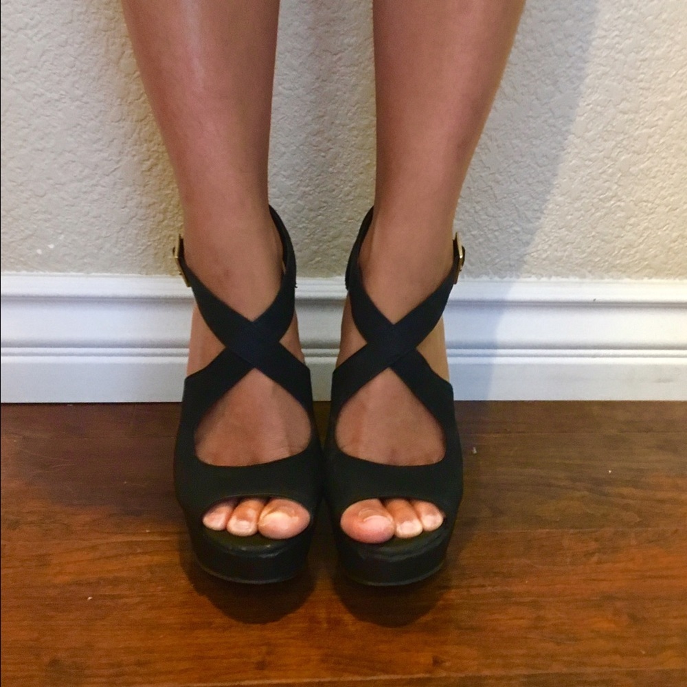 Steve Madden Cross Strap Wedges