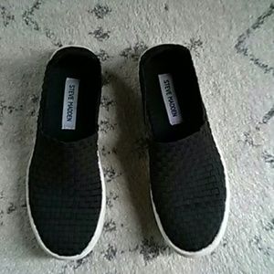 Steve Madden Black  slip on shoes size 8