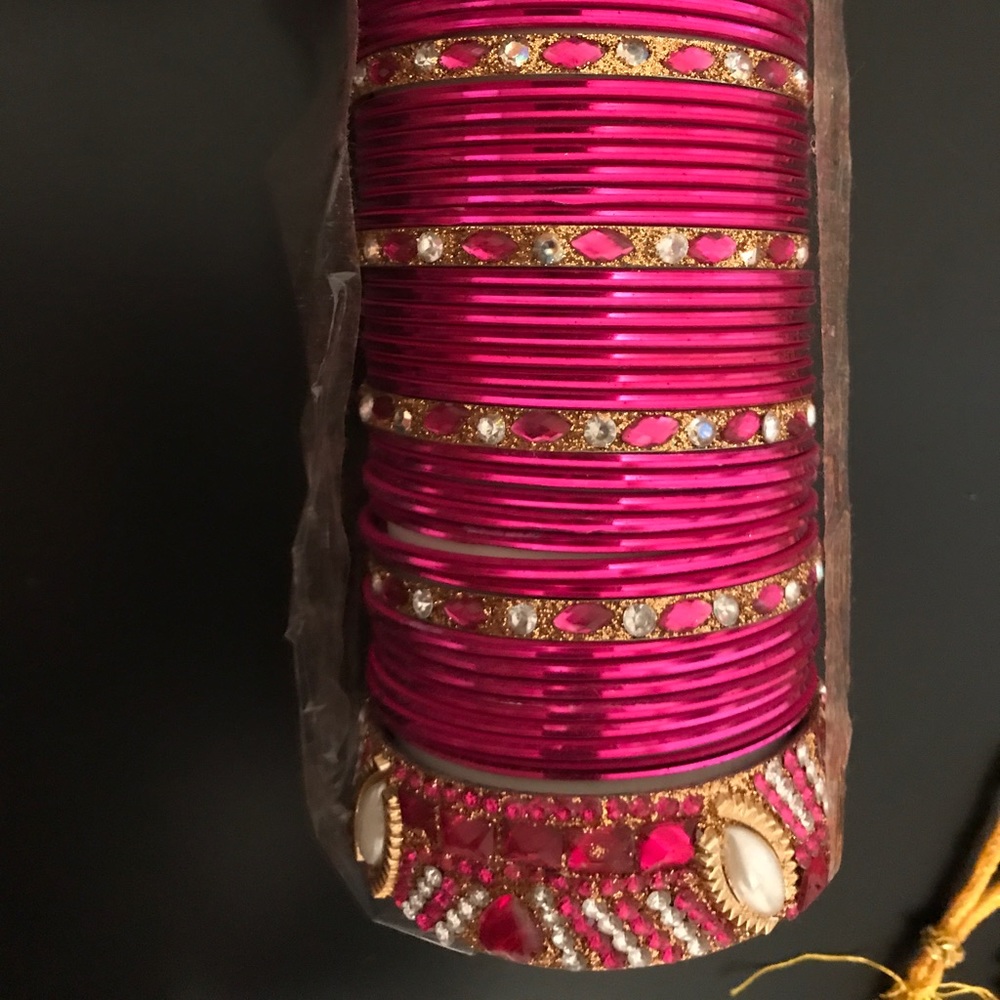Pink bangles - Picture 3 of 3