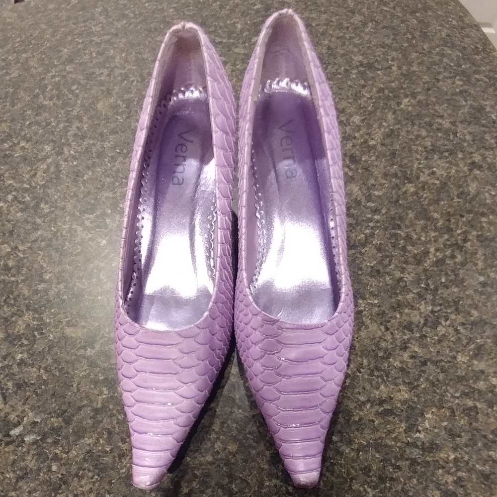 Purple Pumps