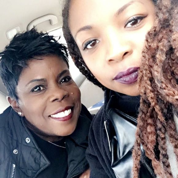 Meet your Posher, Sharon - Picture 1 of 1