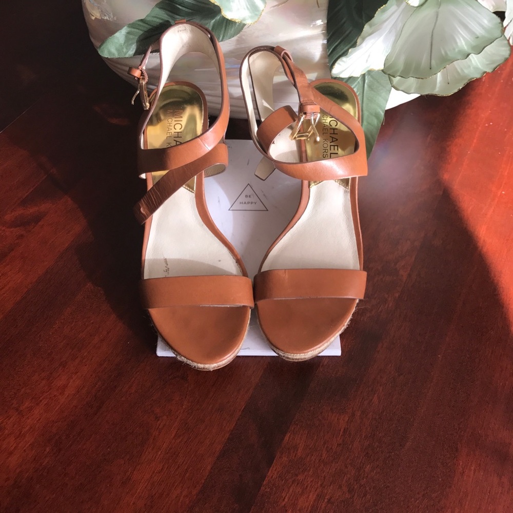 Michael Kors wedge heels 👠✨