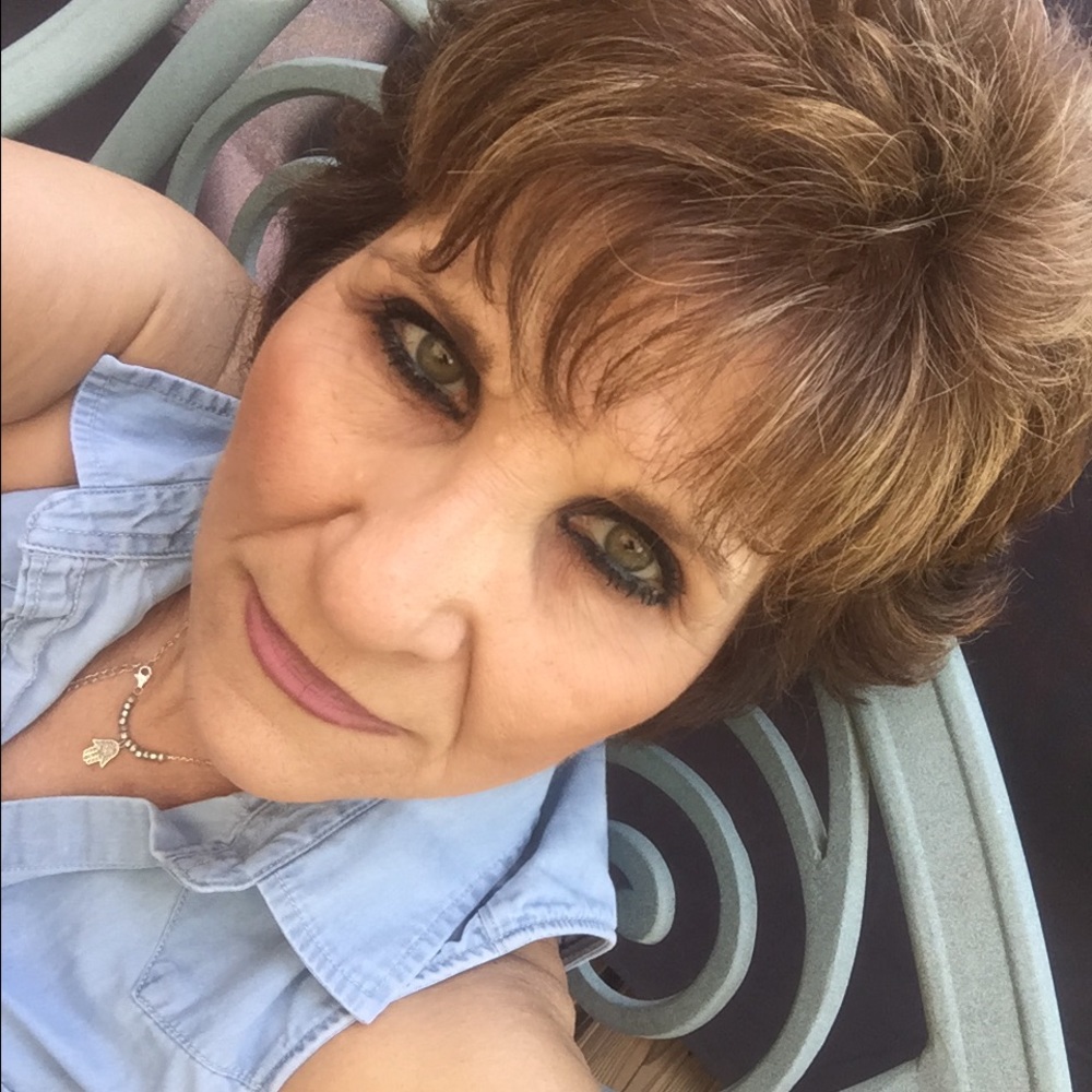 Meet your Posher, Linda