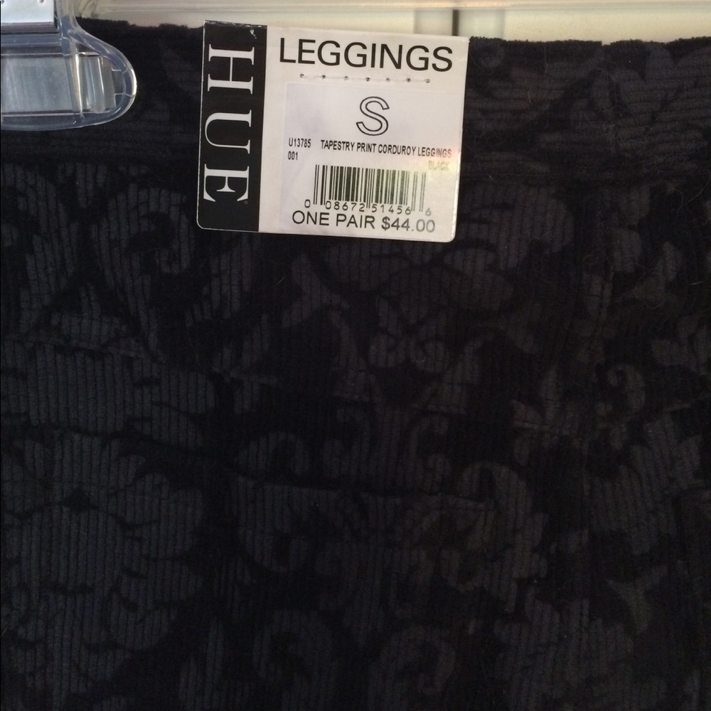NWT Hue black leggings