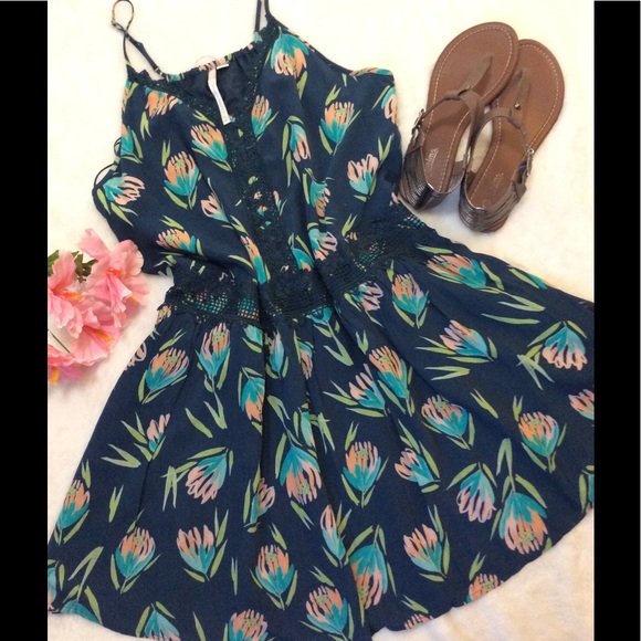 LC Lauren Conrad Dresses & Skirts - ✨HP✨💐NWT Lauren Conrad Swept Ashore Dress