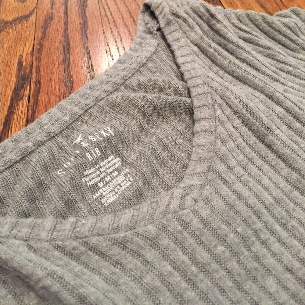 American Eagle top - Picture 2 of 5