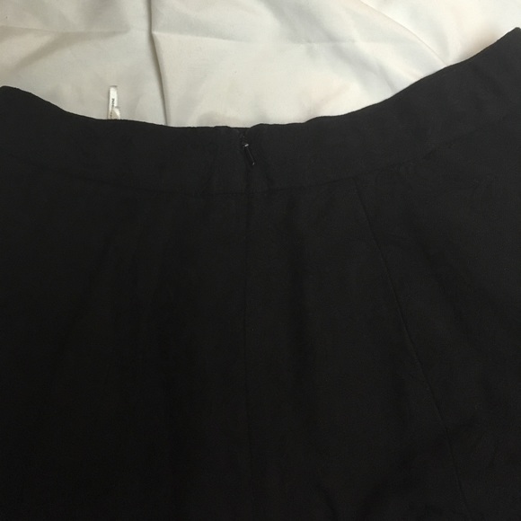 Black skirt - Picture 3 of 5