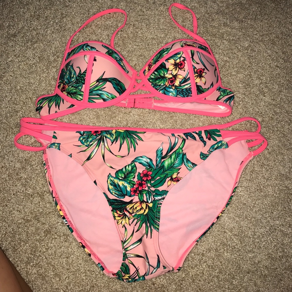 Xhilaration 2 piece bathing suit