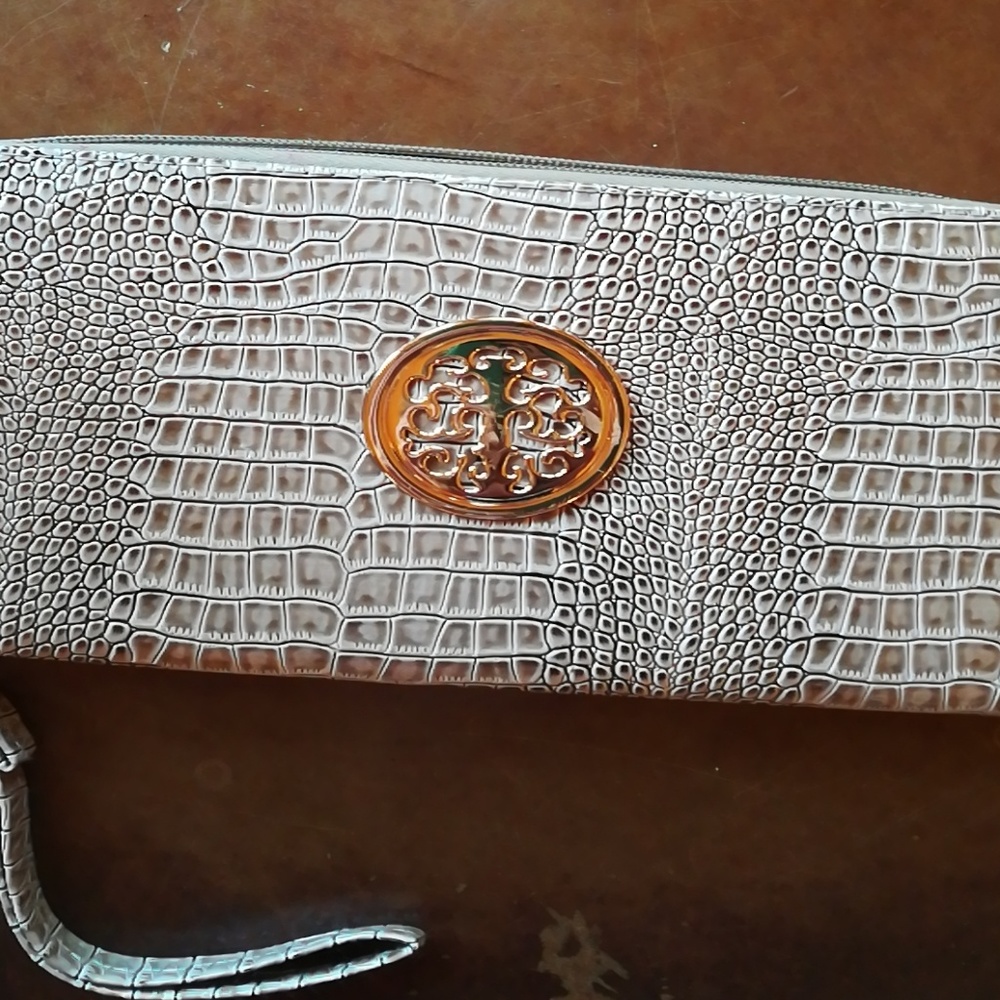 Wristlet