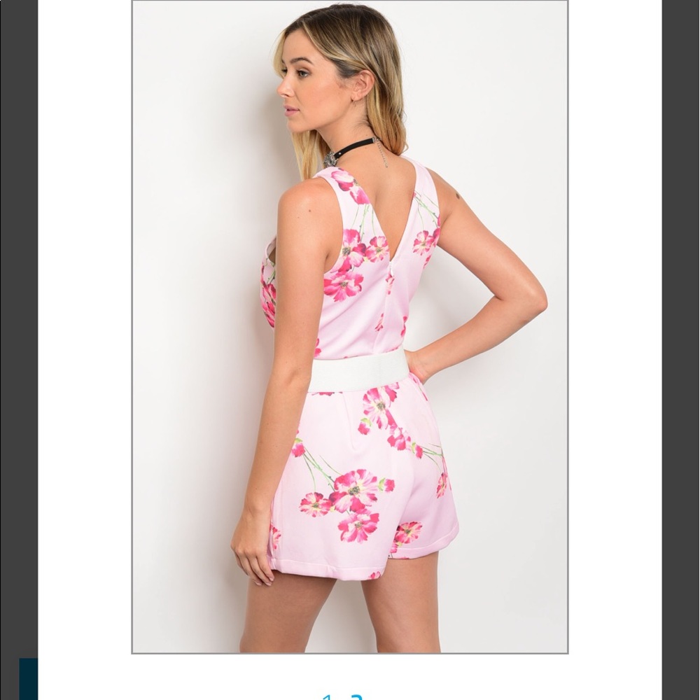 pink and white flowered romper. SALE! HPπ@spyral. - Picture 2 of 2