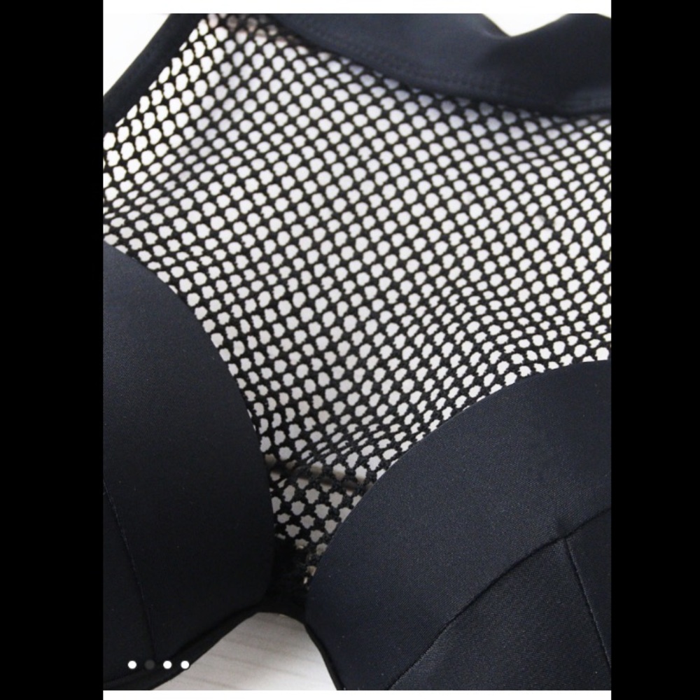 Black bikini 👙 - Picture 3 of 5