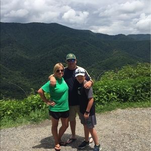 Meet your Posher, Lois