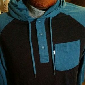 Mens large levis quarter length sleeves