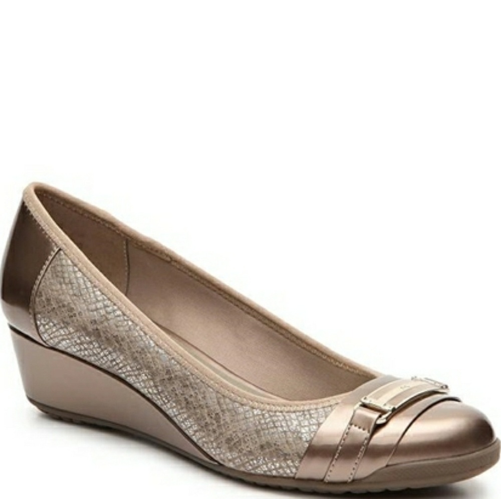 NWT AK Anne Klein Sport Carvallo Wedge Pump