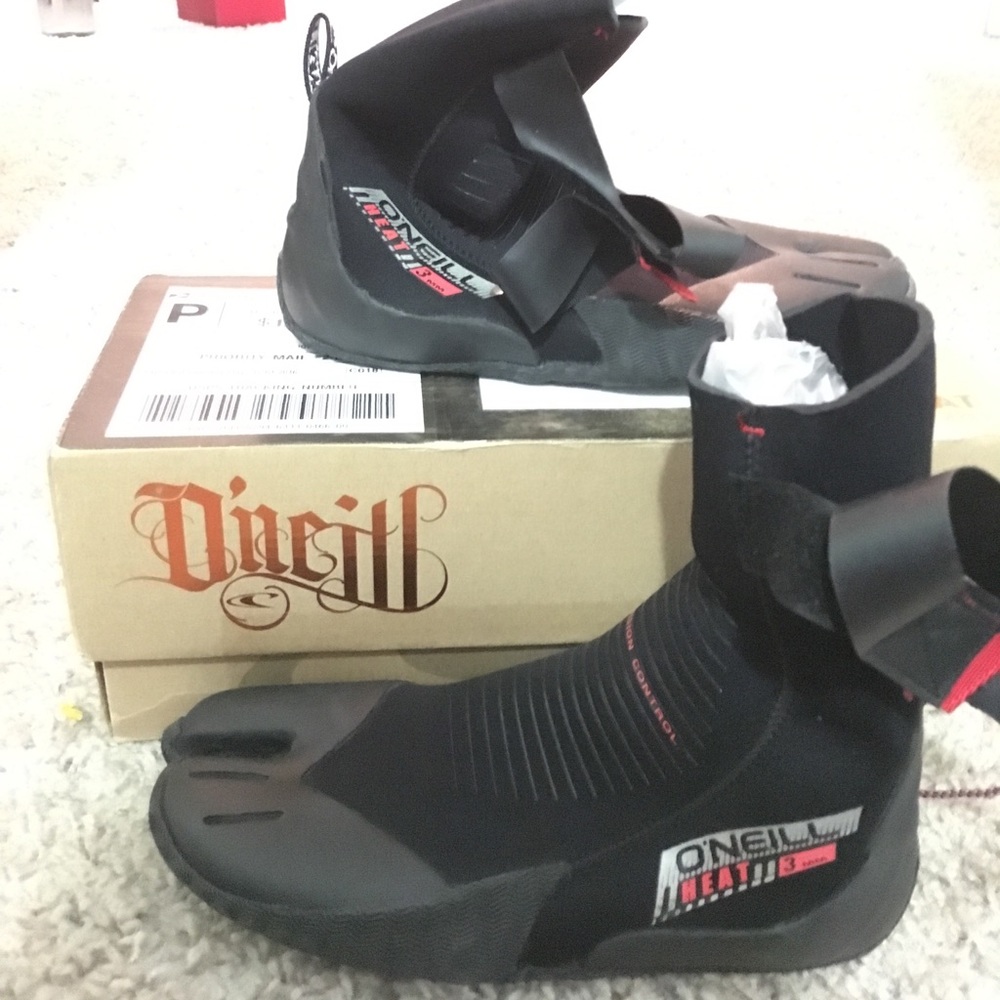 O'Neill heat series 3 mm wetsuit booties. Size 8