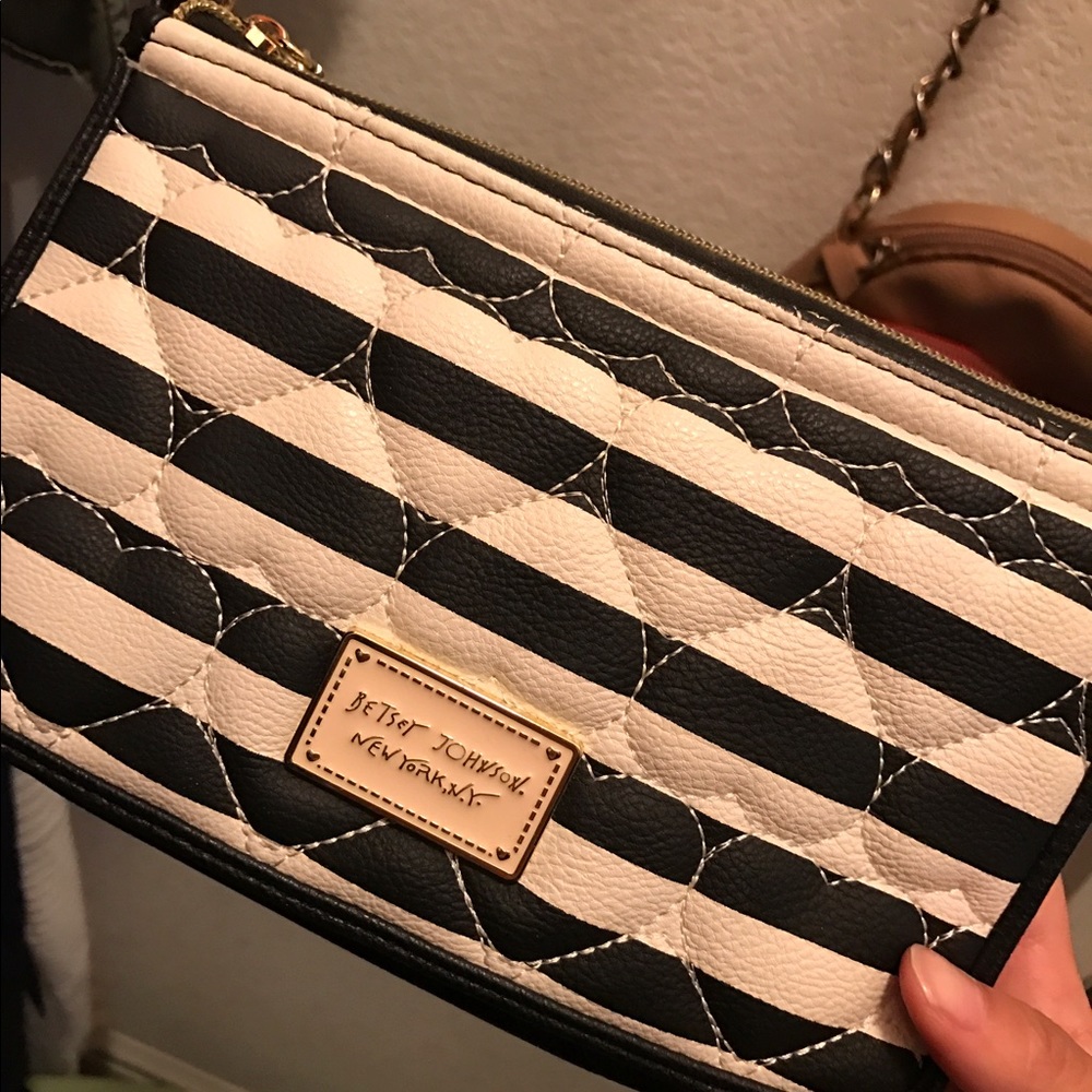 Betsy Johnson cross body