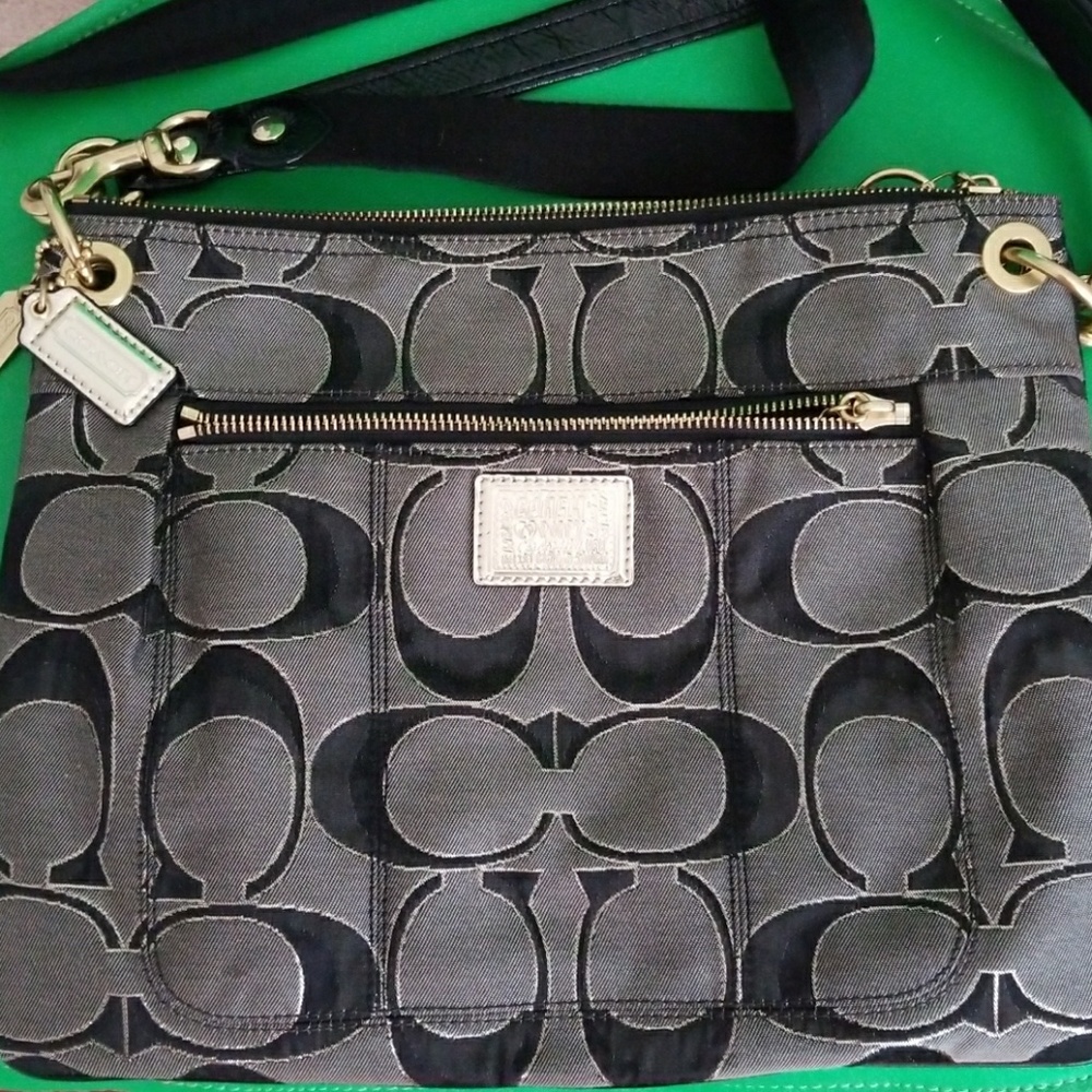 Coach cross body Messenger .