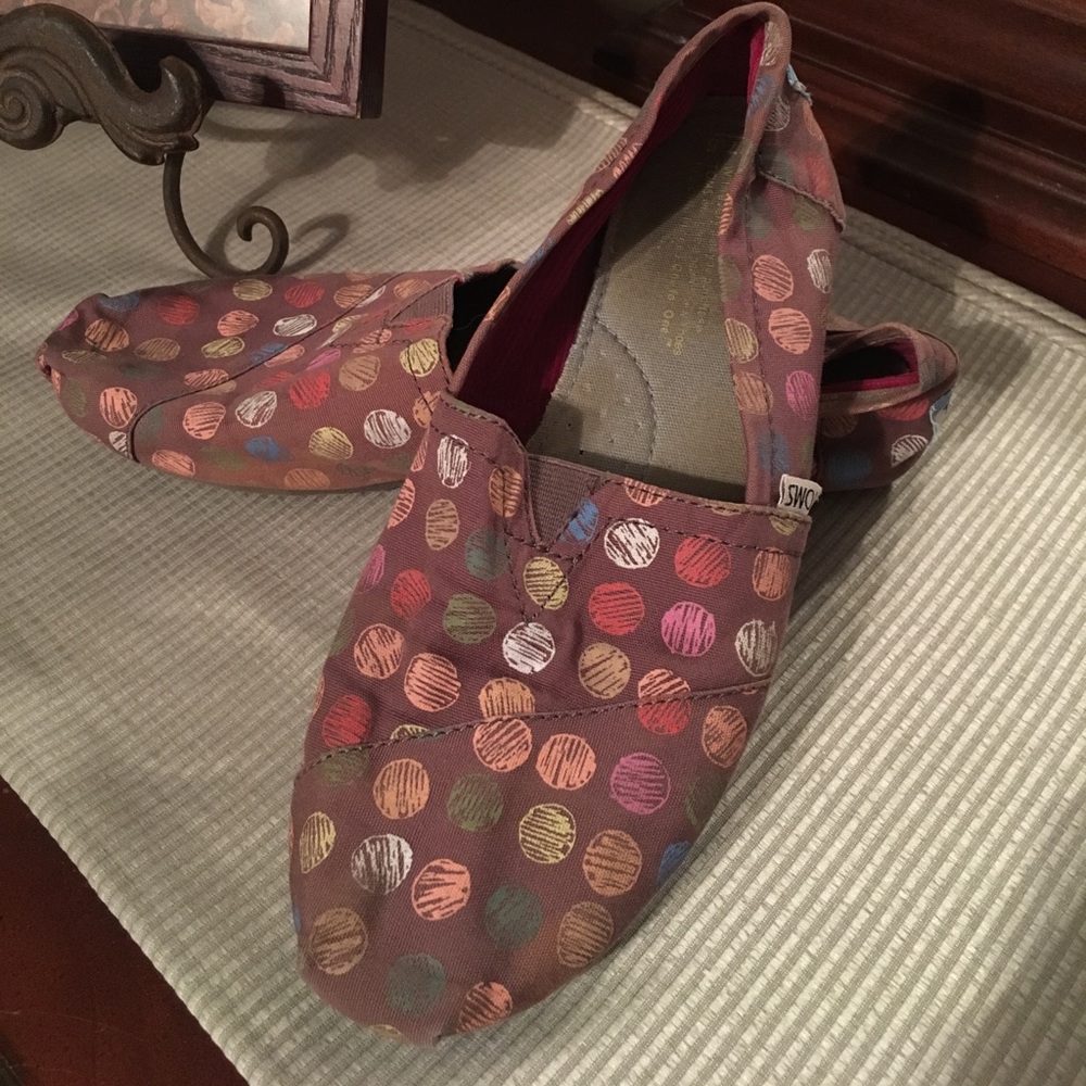 Toms 7.5 shoes