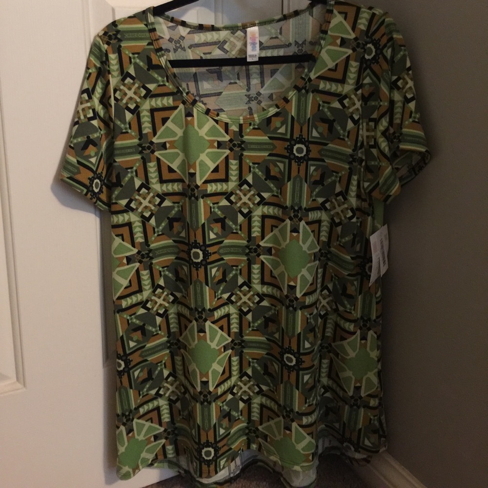 Lularoe classic tee