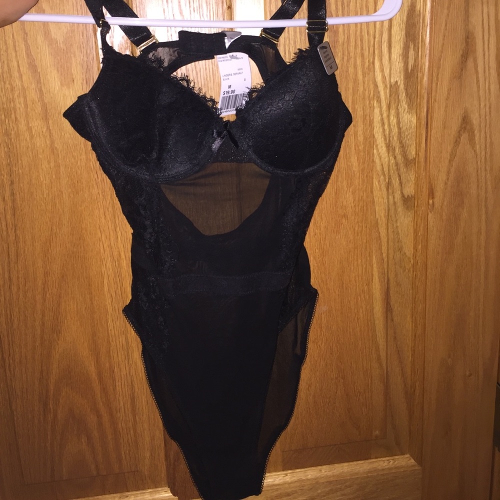 BLACK LINGERIE BODYSUIT / SHEER
