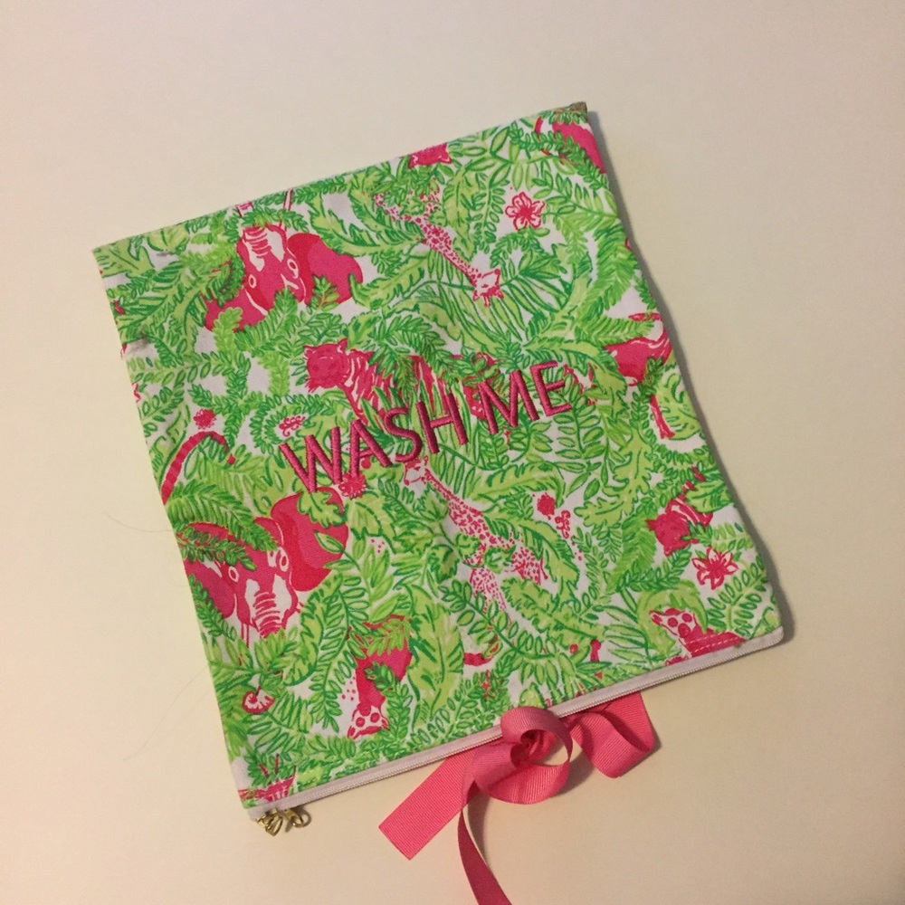 Lilly Pulitzer Wash Me, Wear Me Travel Bag